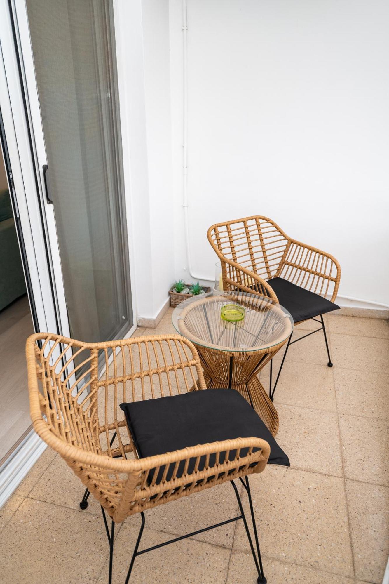 Lazuli Sea View Beachfront Ap 21 Larnaca Bagian luar foto