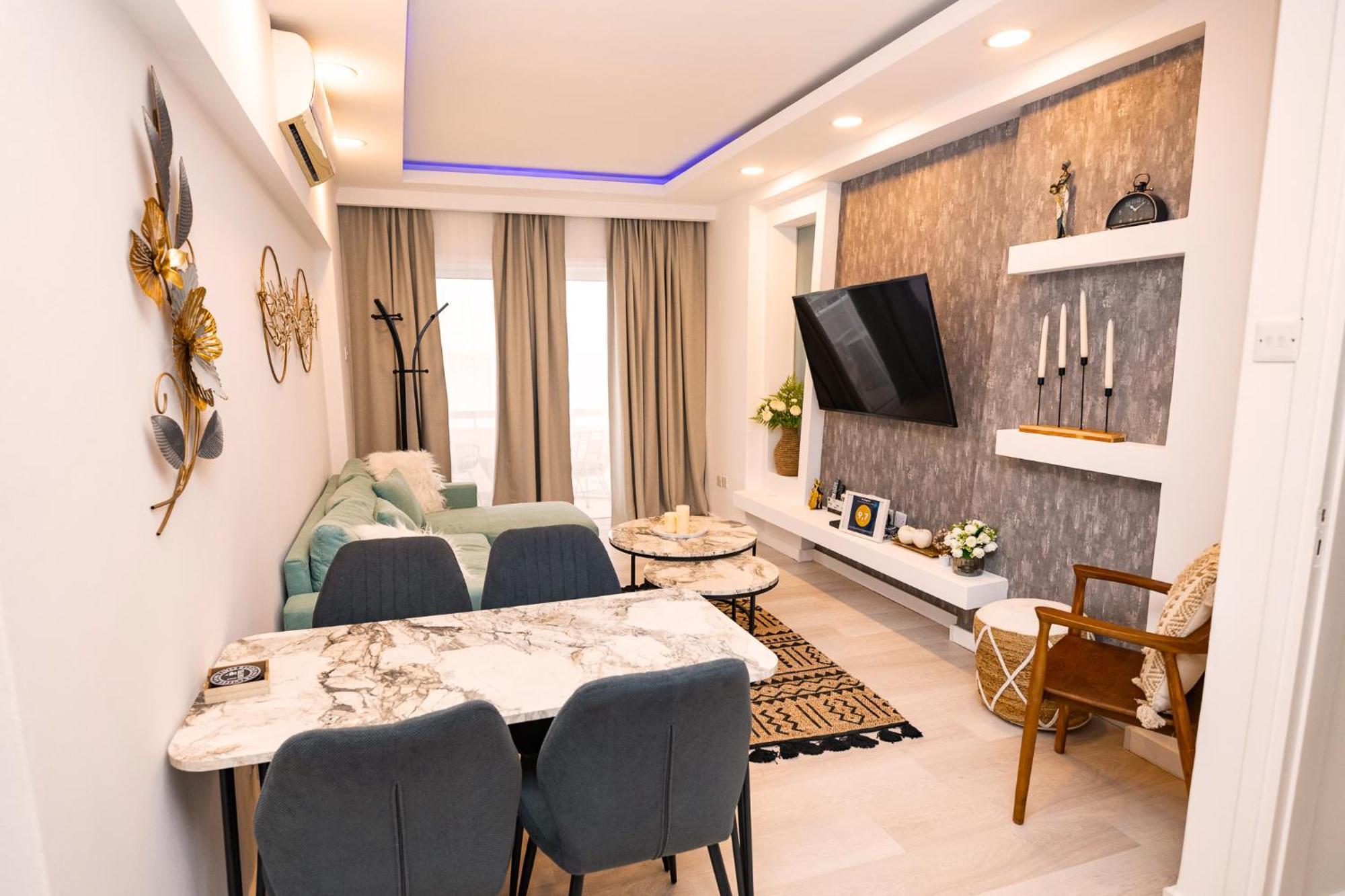 Lazuli Sea View Beachfront Ap 21 Larnaca Bagian luar foto
